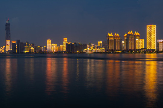武漢夏日城市天際線夜景風(fēng)光