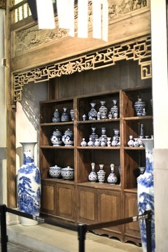 瓷器店