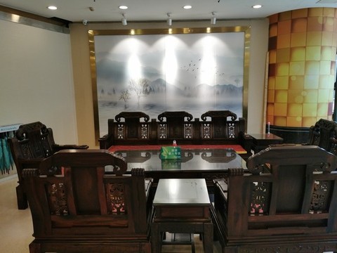 實(shí)木沙發(fā)