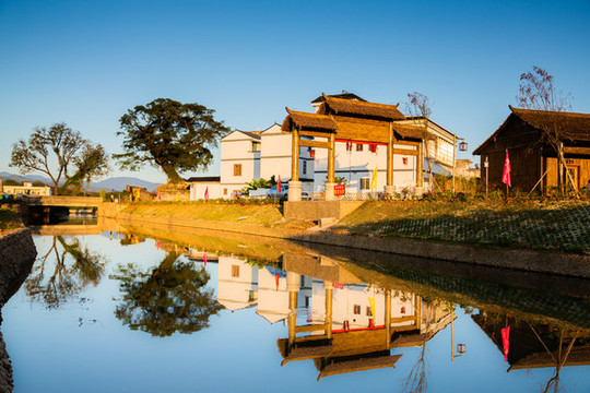 靈潭村