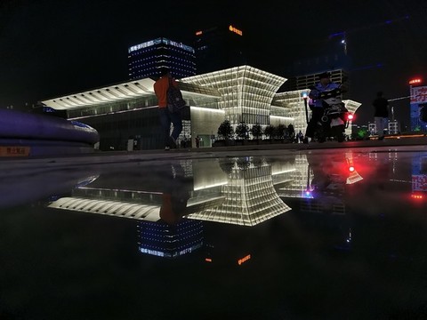 濟南西站廣場夜景