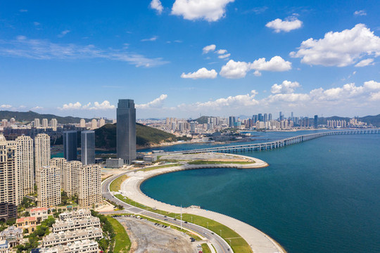 大連高新園區(qū)遠(yuǎn)眺跨海大橋