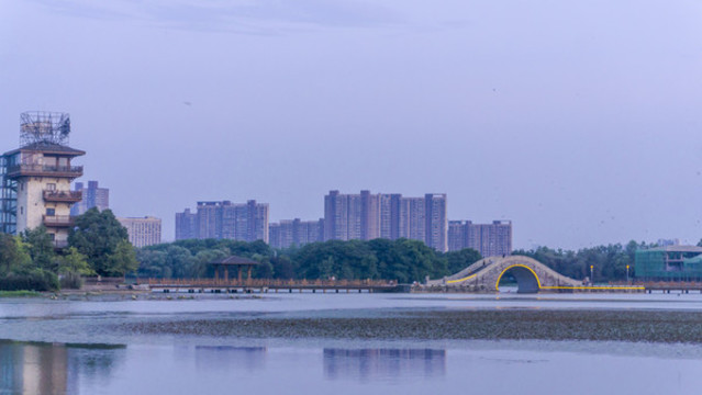 湖畔風(fēng)景