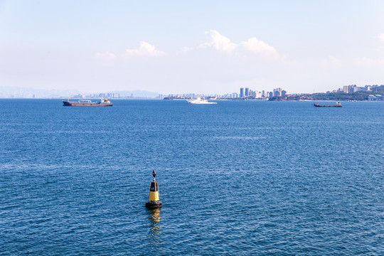 海里的小船