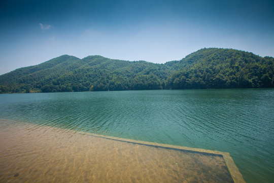水庫風(fēng)光