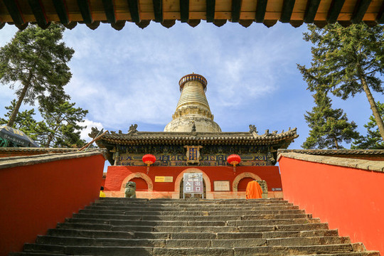 忻州五臺(tái)山塔院寺山門(mén)