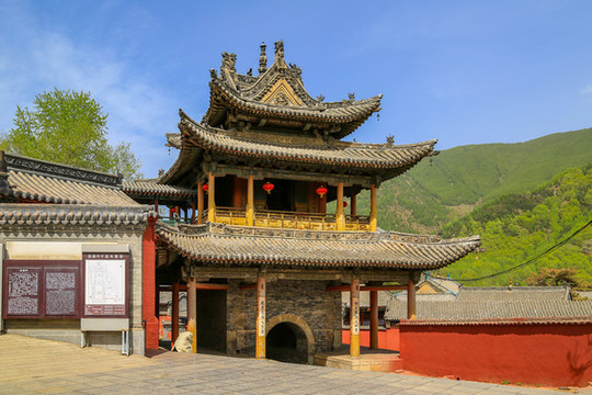 忻州五臺山顯通寺鐘樓