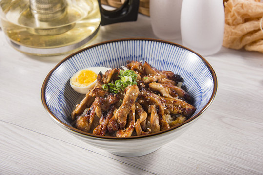 烤雞肉蓋飯