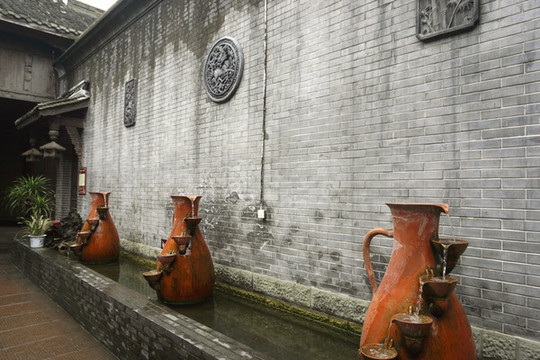 元通古鎮(zhèn)黃家大院圍墻及陶器裝飾