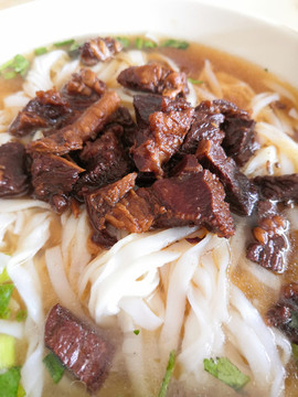 牛腩湯河粉美食