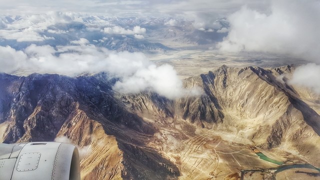 航拍藏區(qū)高空的祖國(guó)大好河山
