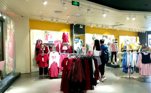 休閑女裝賣場
