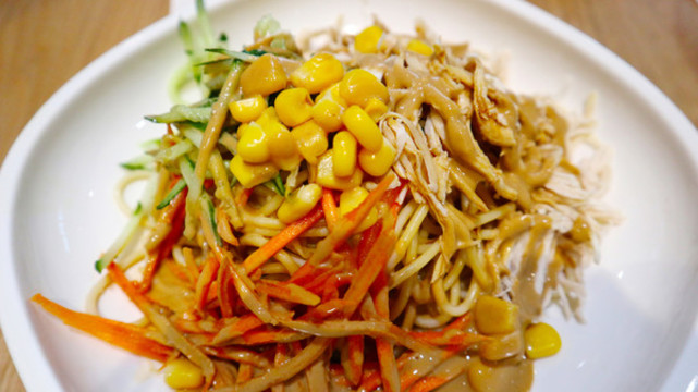 麻醬雞絲涼面