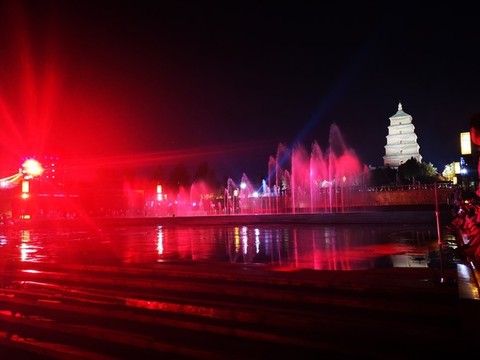音樂(lè)噴泉夜景