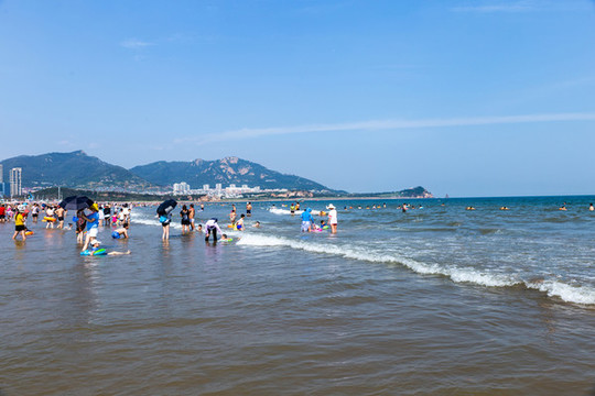海邊嬉戲