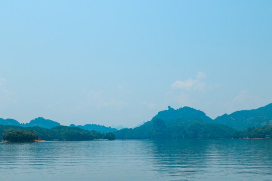 水墨群山全景
