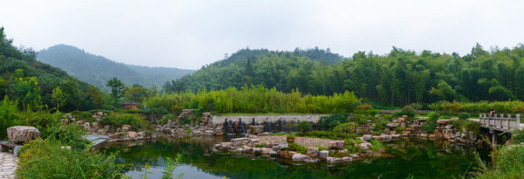江蘇宜興竹海風(fēng)景區(qū)夏日迷人風(fēng)光