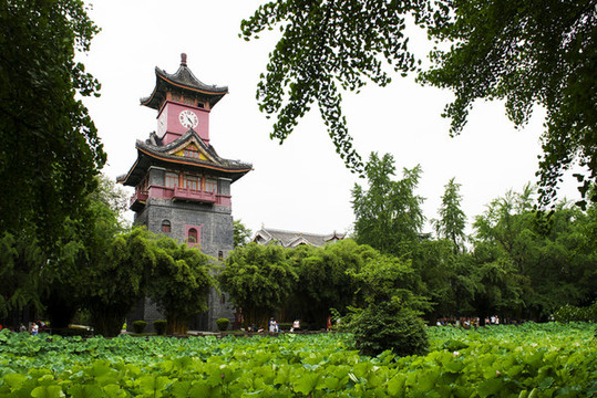 四川大學華西校區(qū)鐘樓