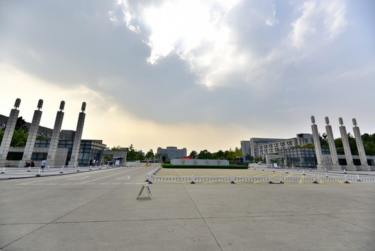 安徽大學(xué)大門