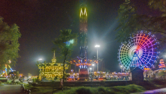游樂場夜景