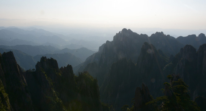 水墨遠山