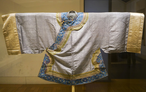 刺繡女單衣