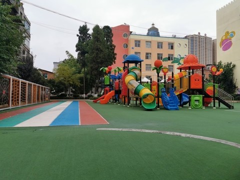 幼兒園娛樂設(shè)施