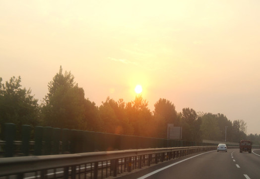 夕陽(yáng)路