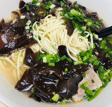 瘦肉木耳面