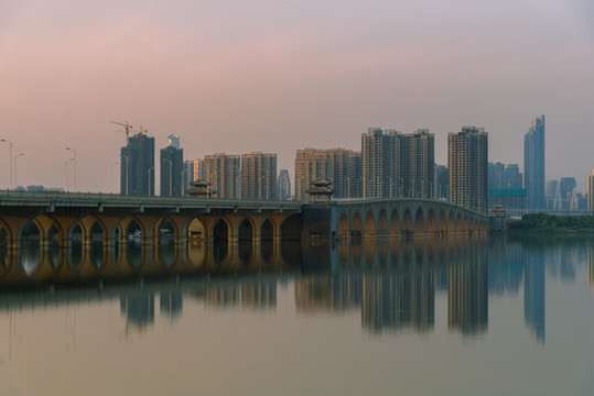 武漢漢陽墨水湖城市建筑風(fēng)光