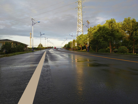 雨天路面