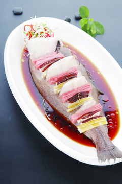 蒸碟魚
