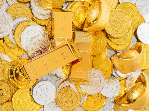 錢幣上的金條特寫圖