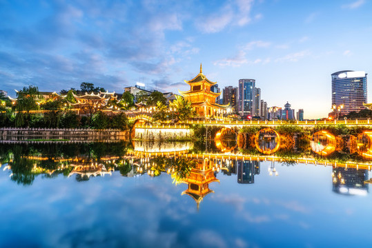 貴陽(yáng)甲秀樓夜景