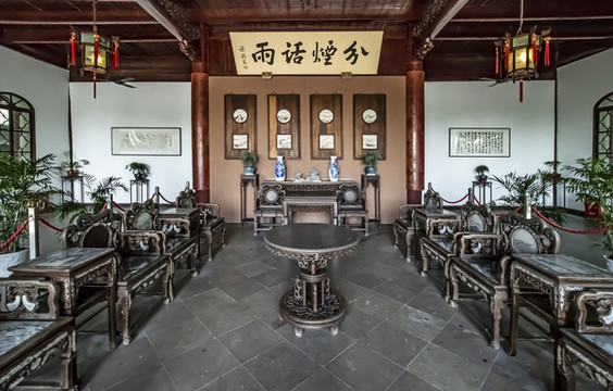 南湖煙雨樓中堂