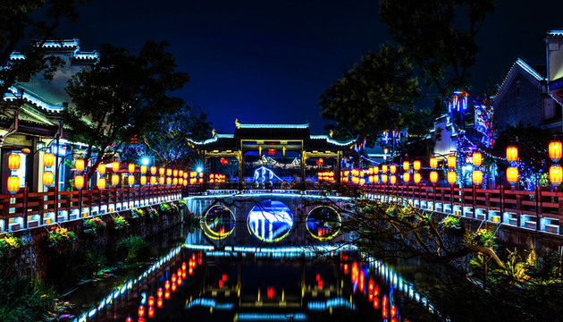 小鎮(zhèn)月圓