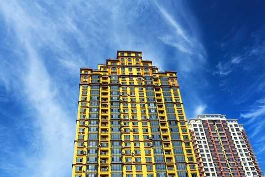 藍天白云住宅樓