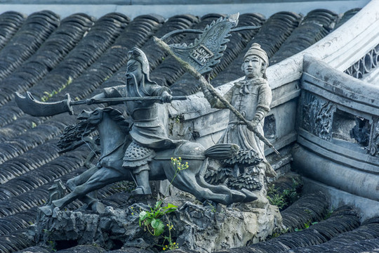 上海豫園房檐雕塑