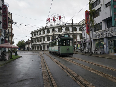 行駛鐺鐺車