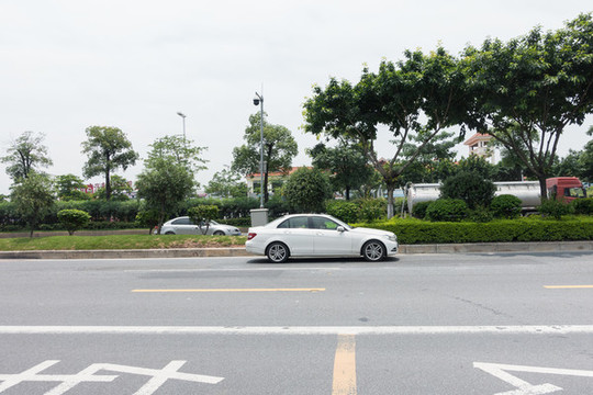 道路汽車