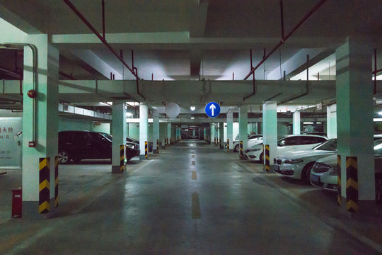 地下停車場