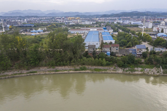 長江岸邊