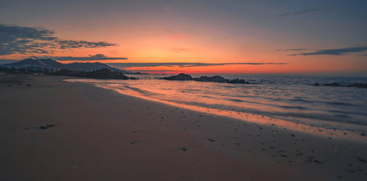 海上日出