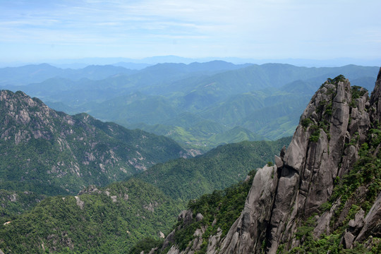 遠(yuǎn)山山脈