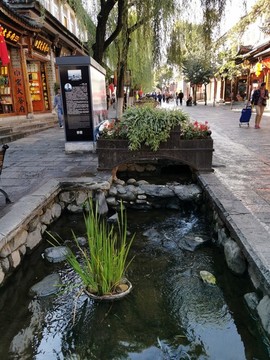 商業(yè)街小橋流水景觀