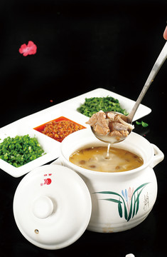 瓦罐羊肉湯