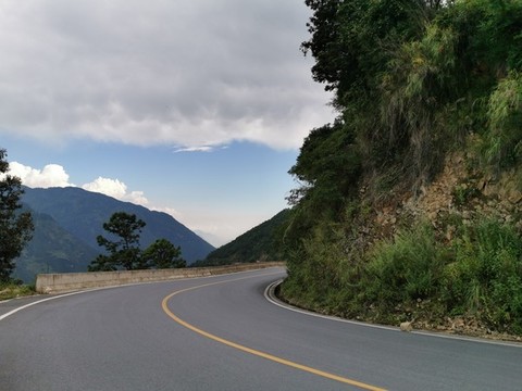 轉(zhuǎn)彎道路