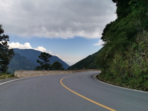 轉(zhuǎn)彎道路