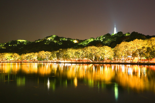 杭州寶石山保俶塔夜景