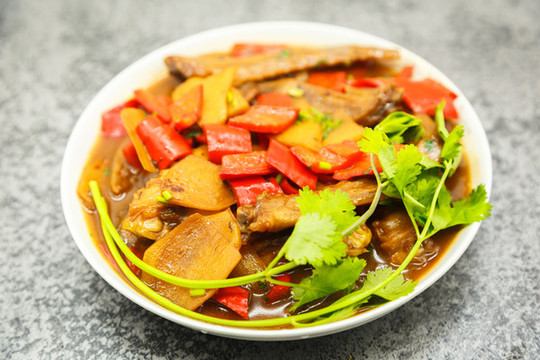 紅尖椒鹵水鴨翅